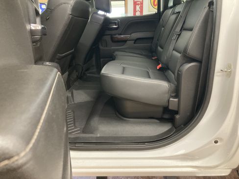 Used 2019 GMC Sierra 2500 SLT w/ Duramax Plus Package AWD/4WD image 14