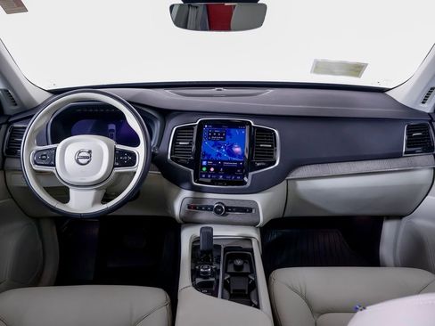 Used 2023 Volvo XC90 B6 Plus w/ Protection Package Premier AWD/4WD image 19