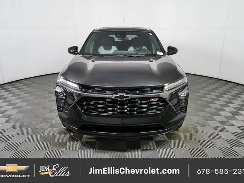 Certified 2025 Chevrolet Trax RS w/ Sunroof Package FWD image 32