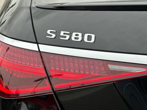 Used 2023 Mercedes-Benz S 580 4MATIC Sedan image 38