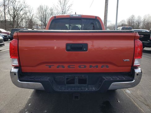 Used 2017 Toyota Tacoma SR5 w/ Tow Package image 6