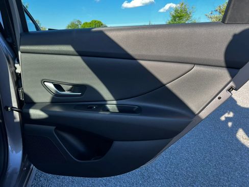 Used 2024 Hyundai Elantra SEL w/ Convenience Package image 13