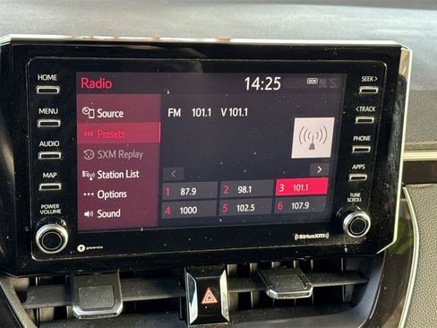 Used 2020 Toyota Corolla Hatchback image 25