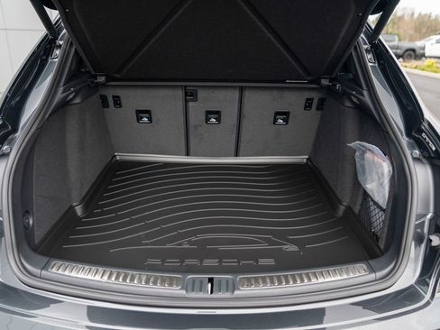 New 2026 Porsche Macan AWD/4WD image 28
