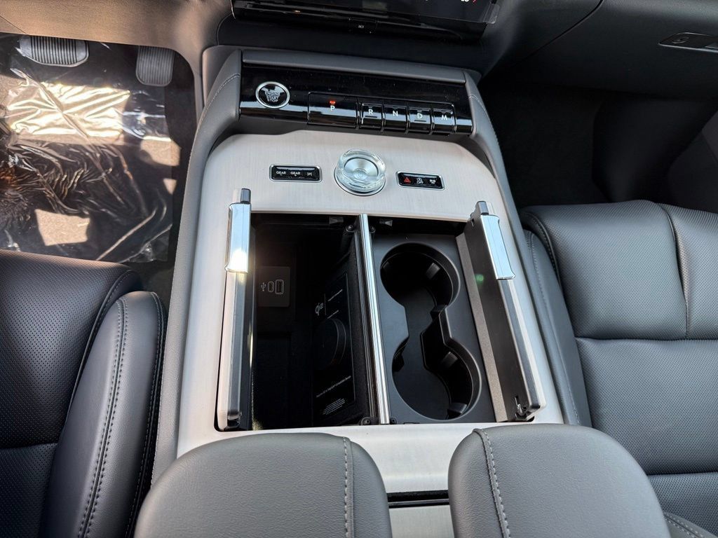 New 2027 Lincoln Navigator Premiere AWD/4WD image 15
