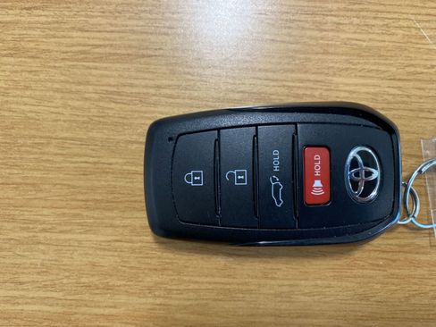 Certified 2023 Toyota Corolla Cross XLE image 40