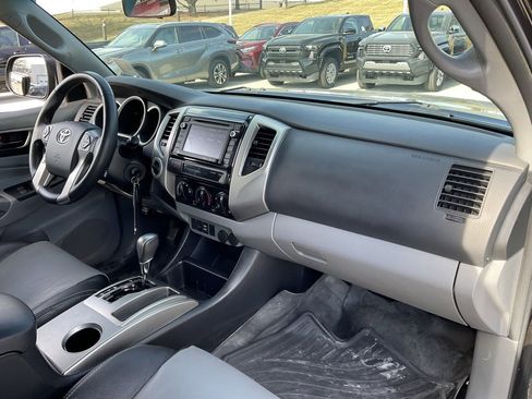 Used 2015 Toyota Tacoma 4x4 Double Cab image 18