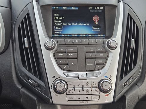 Used 2013 Chevrolet Equinox LT FWD image 16