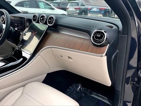 Used 2024 Mercedes-Benz GLC 300 GLC 300 image 19