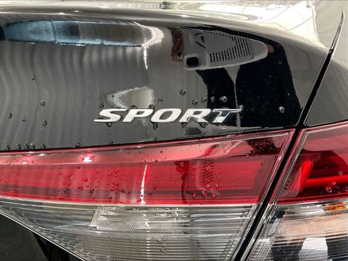 Used 2025 Honda Civic Sport image 27