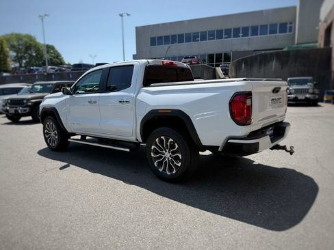 Used 2024 GMC Canyon Denali AWD/4WD image 12