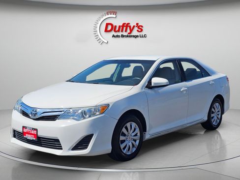 Used 2012 Toyota Camry LE FWD image 11