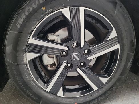 Used 2024 Nissan Sentra SV FWD image 31
