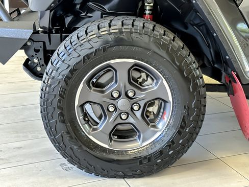Used 2022 Jeep Gladiator Rubicon w/ LED Lighting Group AWD/4WD image 26