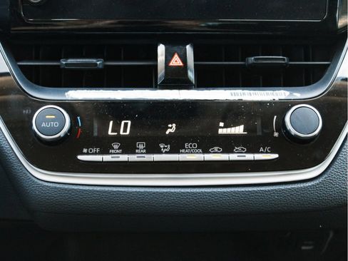 Used 2024 Toyota Corolla LE FWD image 16