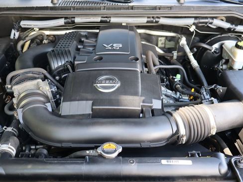 Used 2012 Nissan Frontier PRO-4X AWD/4WD image 38