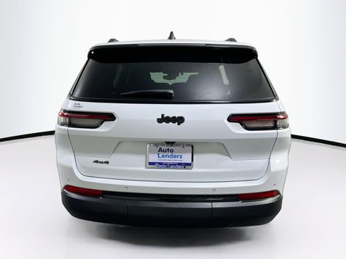Used 2023 Jeep Grand Cherokee L Laredo image 6