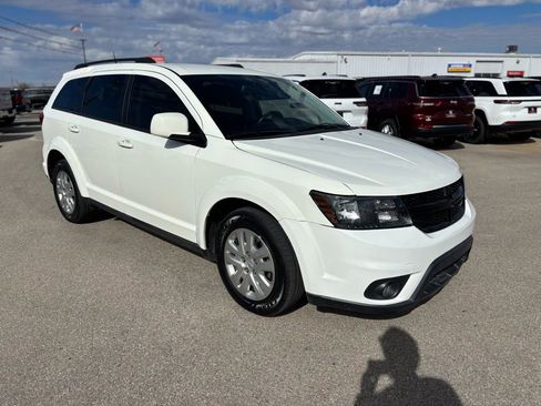 Used 2019 Dodge Journey SE image 5