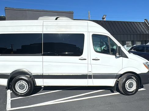 Used 2014 Mercedes-Benz Sprinter 2500 image 2