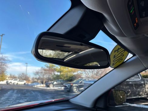 Used 2024 Chevrolet Equinox Premier image 39