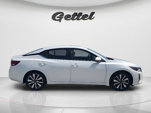 Used 2025 Nissan Sentra SV w/ SV Premium Package FWD image 4