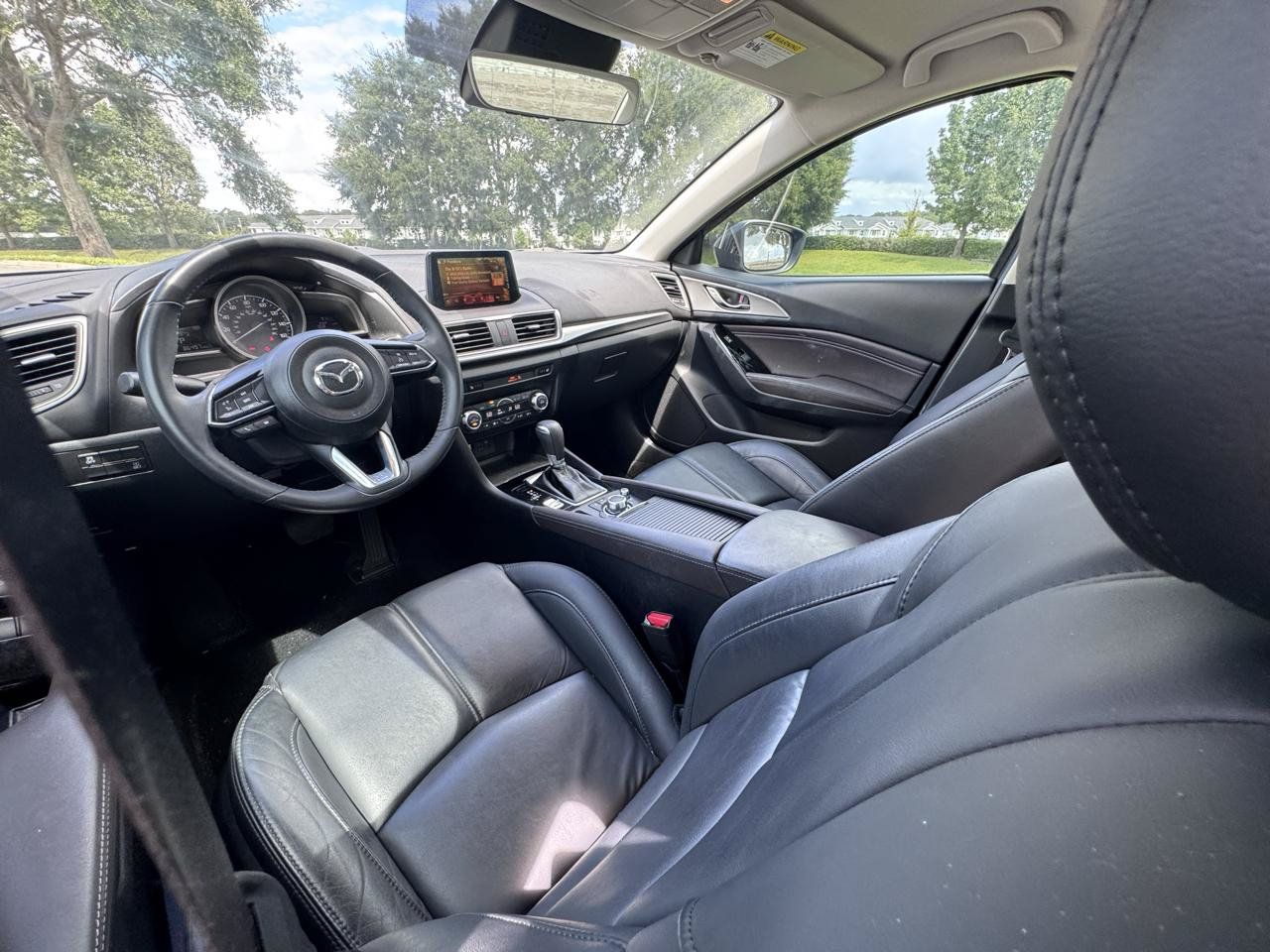 Used 2018 MAZDA MAZDA3 Touring FWD image 14