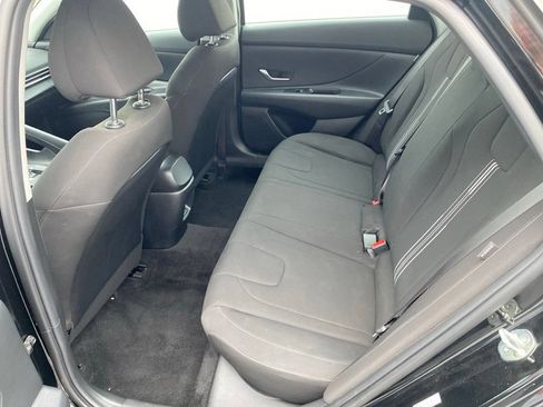 Used 2024 Hyundai Elantra SEL FWD image 9