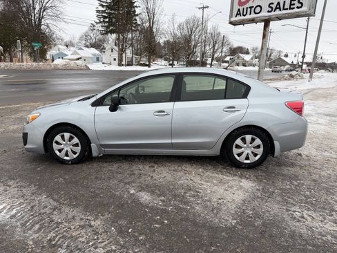 Used 2013 Subaru Impreza 2.0i image 2