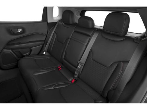 Used 2018 Jeep Compass Latitude w/ Cold Weather Group AWD/4WD image 9