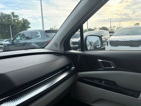 Certified 2024 Kia Carnival SX Prestige FWD image 16