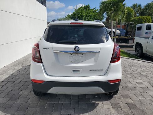 Used 2021 Buick Encore Preferred image 5