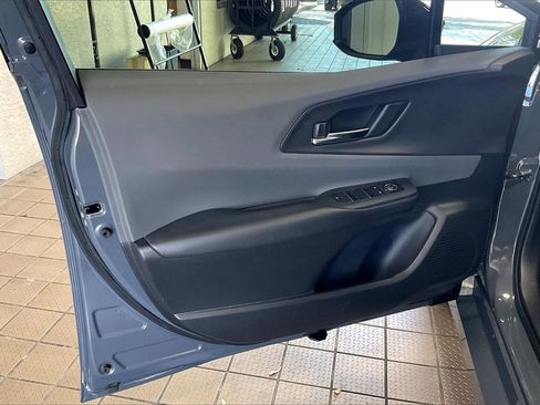 Used 2024 Toyota Prius XLE image 2