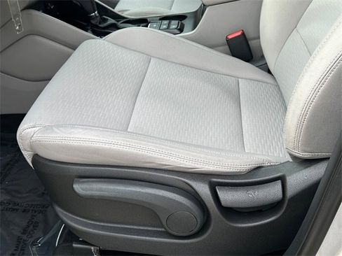 Used 2021 Hyundai Tucson SE image 18