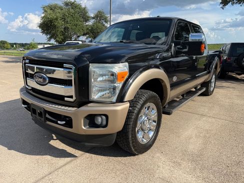 Used 2013 Ford F250 King Ranch w/ King Ranch w/Chrome Pkg AWD/4WD image 3