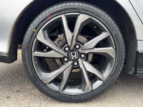 Used 2018 Honda Civic Sport image 11