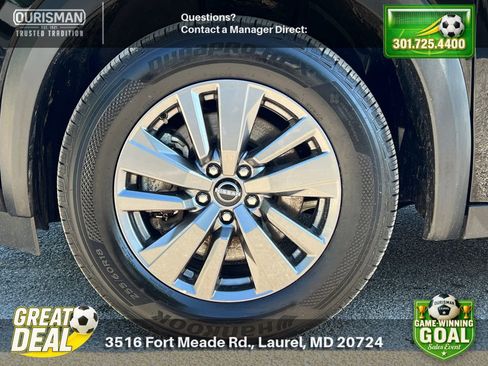 Used 2025 Nissan Pathfinder SV FWD image 3