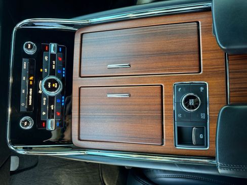 Used 2020 Lincoln Navigator 2WD image 28