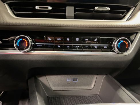 New 2026 Chevrolet Equinox LT w/ Convenience Package II image 26