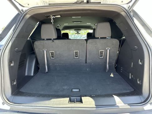 Used 2023 Chevrolet Traverse LT FWD image 25