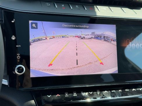 New 2026 Jeep Grand Cherokee Limited w/ Limited Altitude Package AWD/4WD image 16