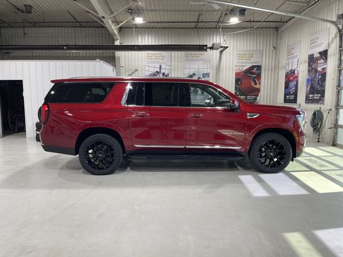 New 2026 GMC Yukon XL Elevation AWD/4WD image 9