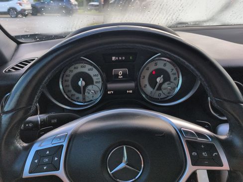 Used 2014 Mercedes-Benz SLK 250 image 23