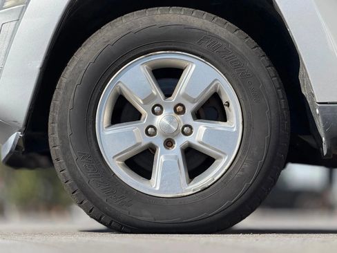 Used 2011 Jeep Liberty Sport image 29