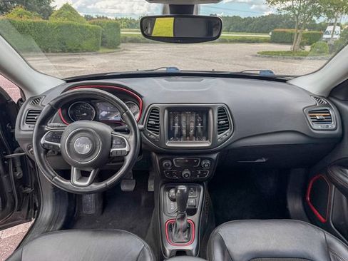 Used 2018 Jeep Compass Trailhawk w/ Cold Weather Group AWD/4WD image 14