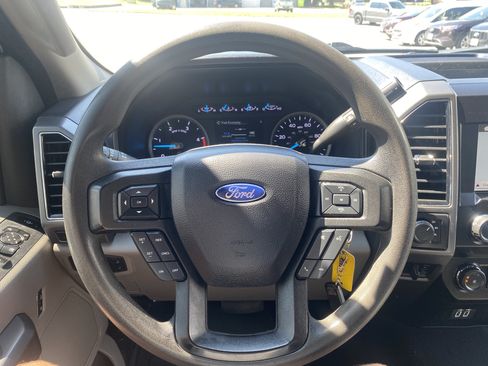 Used 2019 Ford F350 XLT w/ XLT Premium Package AWD/4WD image 16