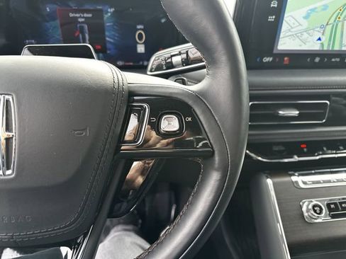 Certified 2025 Lincoln Aviator Reserve image 30