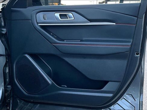 Used 2025 Ford Explorer ST-Line image 22