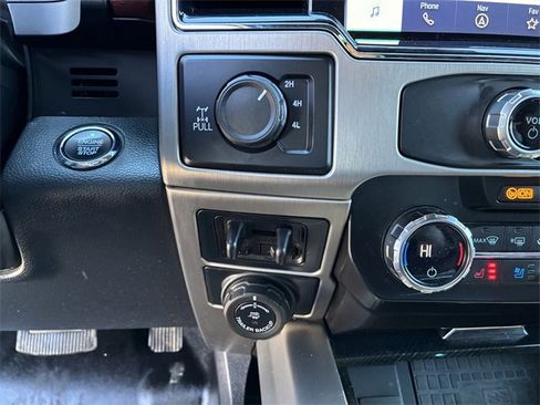 Used 2022 Ford F350 Platinum w/ Tremor Off-Road Package image 30
