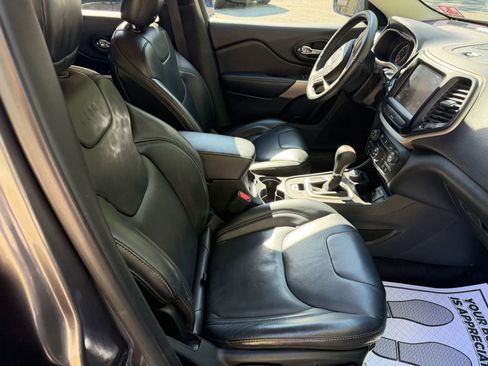 Used 2017 Jeep Cherokee Limited AWD/4WD image 20