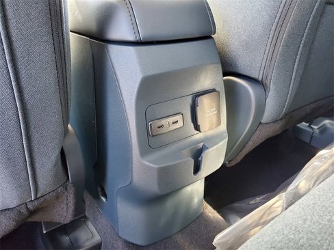 New 2025 Ford Maverick XLT w/ XLT Luxury Package image 29